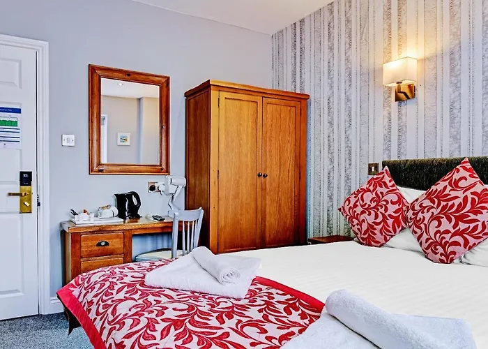 Oyo Dovecote Hotel